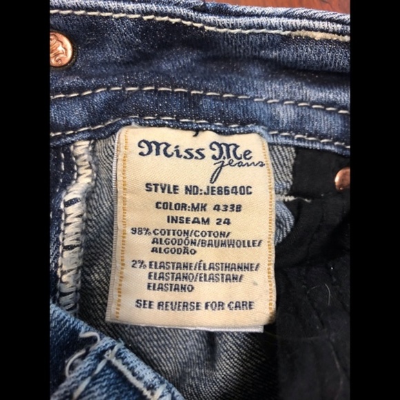Miss Me I Signature Crop Jeans - Picture 6 of 6